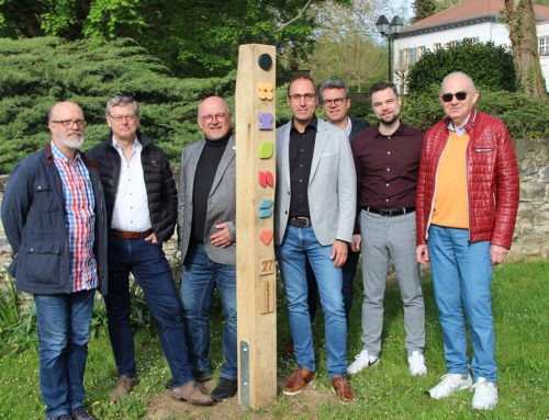 Erste Stele für die Landesgartenschau in Bad Salzhausen errichtet